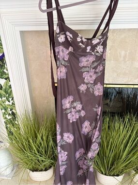 Free People midi dress built in bra - lined.
M